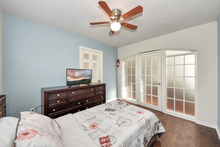 Room 2, Grace Home, Houston