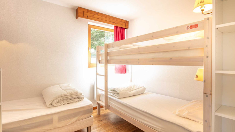 Room 5, Alpine Ski Apartment in Tignes for 4, Isère