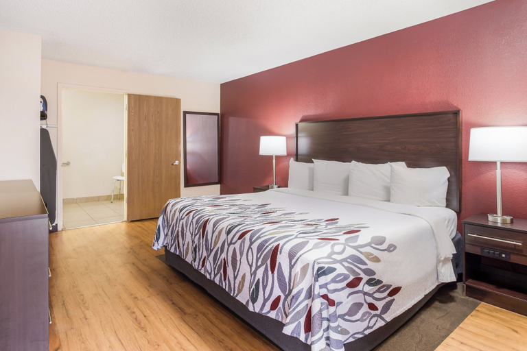 Bedroom 3, Red Roof Inn Albuquerque - Midtown, Bernalillo