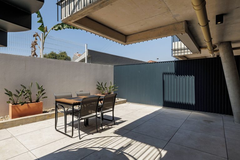 Outdoor dining 2, Marina da Afurada Apartments, Vila Nova de Gaia