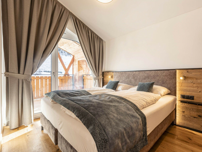 Room 5, Apartment in Rauris With Swimming Pool, Zell am See