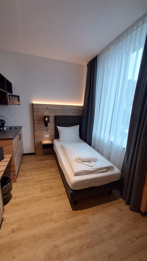 Bedroom 3, SEKRA Stadthotel, Heidenheim