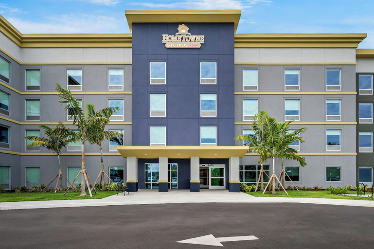 Primary image, HomeTowne Studios by Red Roof Fort Myers, Lee