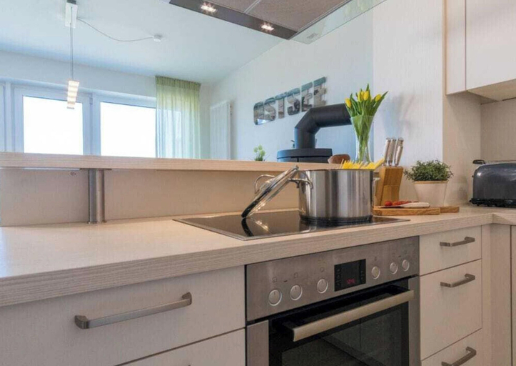 Private kitchen 2, Holiday Apartment With 3 Bedrooms, Ostholstein