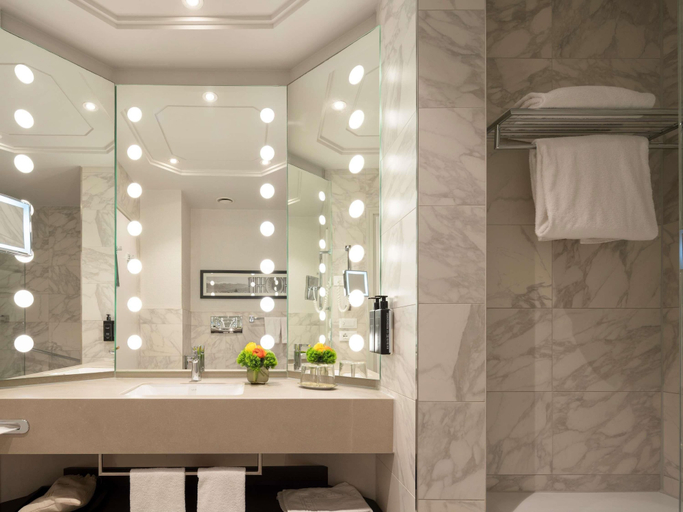 Bathroom 5, Cerretani Hotel Firenze - MGallery Collection, Florence