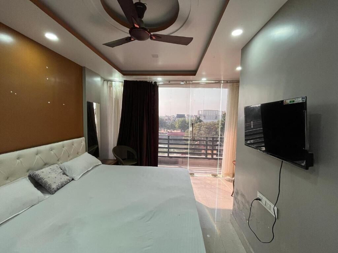 Room 2, Hotel Pondview By Basotel, Patna