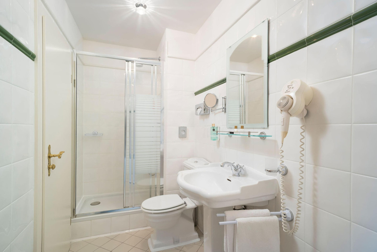 Bathroom 5, Das Palmenwald Schwarzwaldhof, BW Signature Collection, Freudenstadt