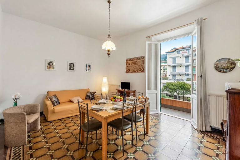 Living area 4, Amiado Apartment With Sea View Balcony, Genova