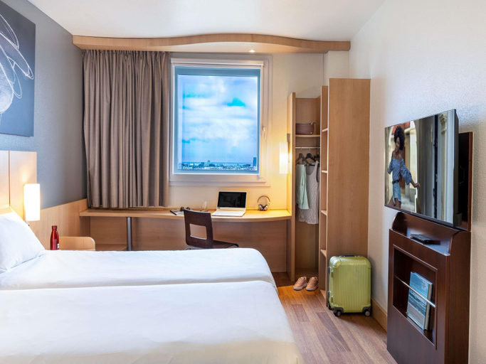 Bedroom 3, ibis Barcelona Meridiana, Barcelona
