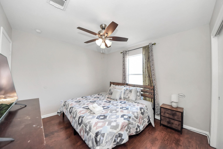 Room 3, Grace Home, Houston