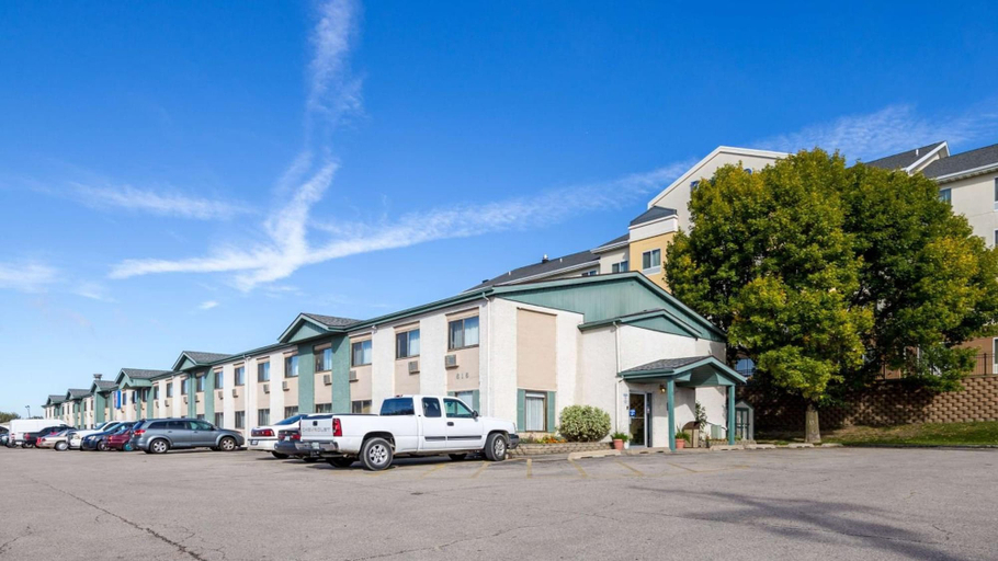 Exterior & Views 4, Motel 6 Cedar Rapids, IA - Airport, Linn