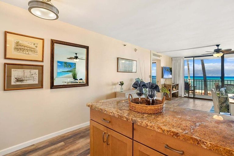Others 4, Updated Coastal Chic Oceanfront Stunning Views Pool Hot Tub - Valley Isle 204, Maui