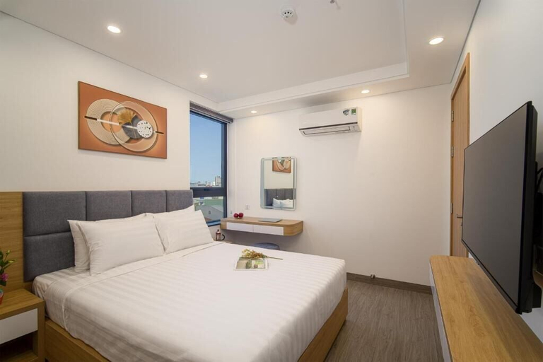 Room 3, HSuites Riverside Hotel & Apartment, Da Nang