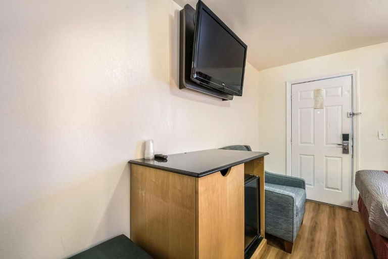 Others 5, Motel 6 Tinton Falls, NJ – Neptune, Monmouth