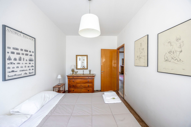 Bedroom 1, Mestrina Apartment in Mestre, Venezia