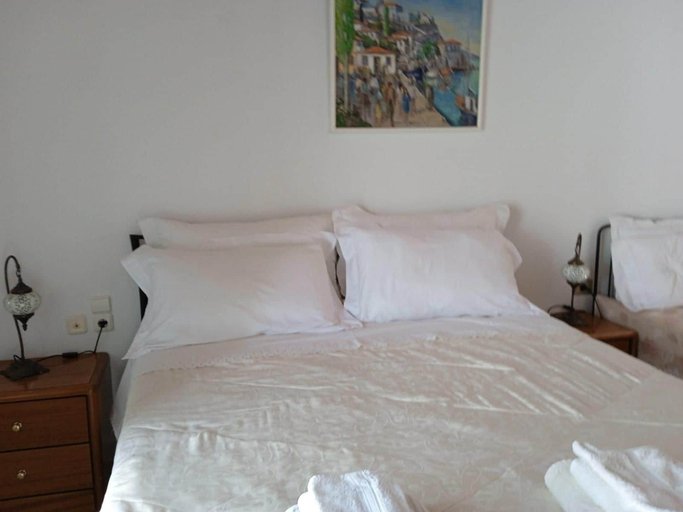 Bedroom, Studio Flat - Sleeps 4 & Private Garden, Sarandës