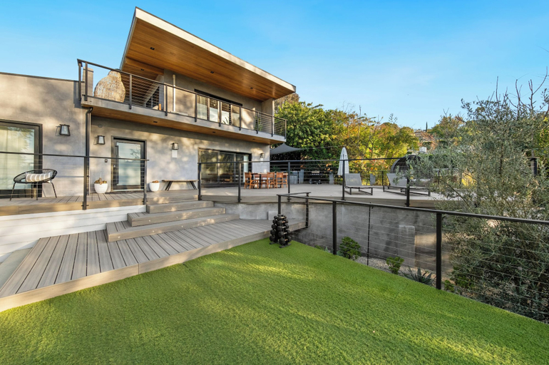 Exterior 3, Farley Court, Los Angeles