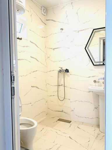 Bathroom 5, Mestiakhedi, Mestia