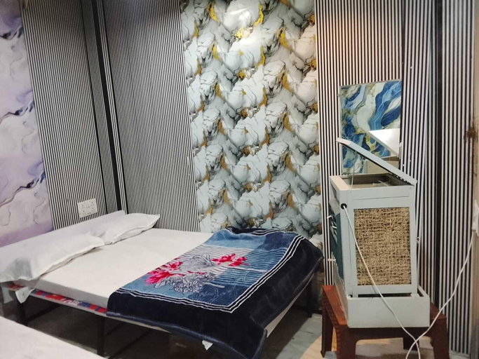 Room 2, Hotel Welcome, Wardha