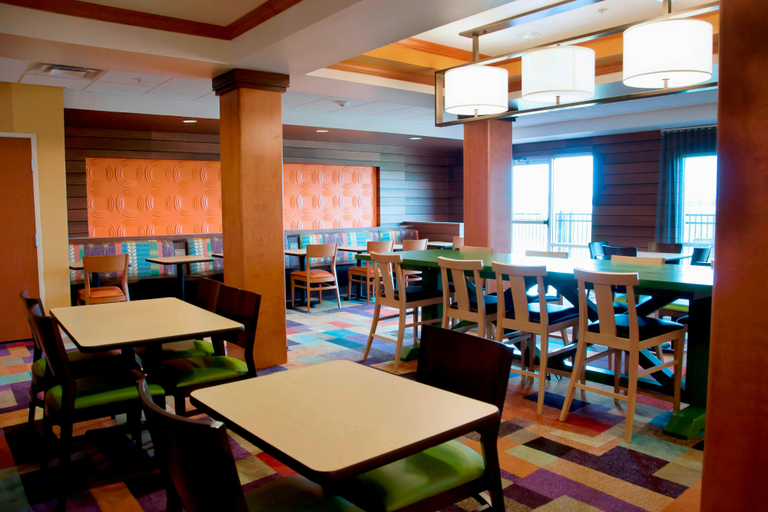 Food & Drinks 3, Fairfield Inn Suites Ames, Story