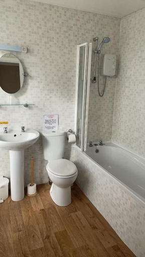 Bathroom 3, Royal Grosvenor Hotel, North Somerset