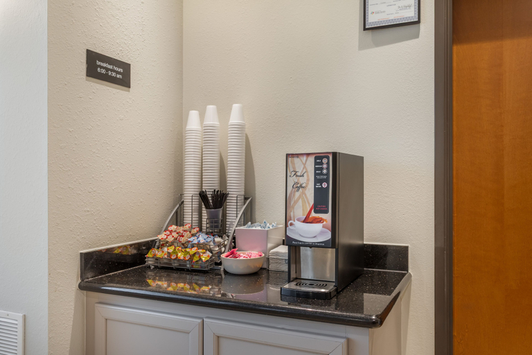Food & Drinks 5, Red Roof Inn La Porte, Houston