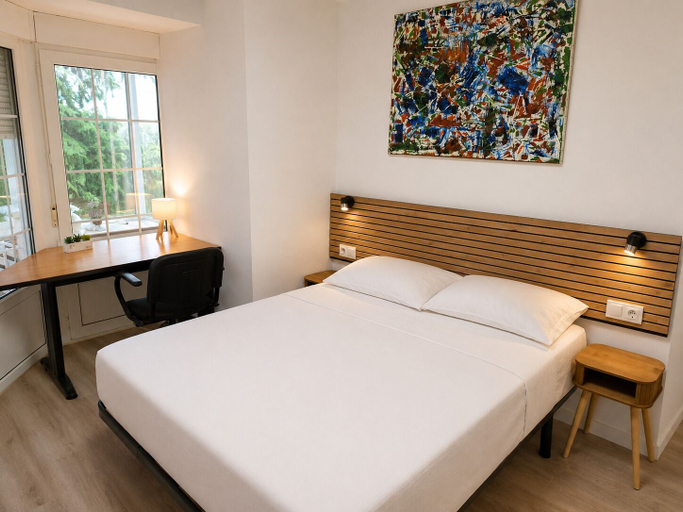 Room 3, Hello Madrid Norte, Madrid