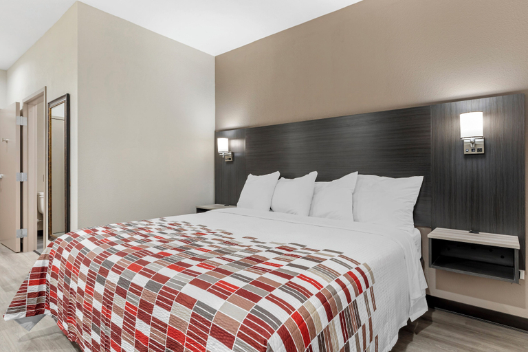Bedroom 3, Red Roof Inn Hutchins, Dallas