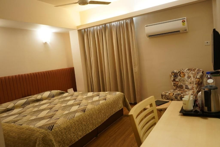 Bedroom 4, Diplomat Hotel, Mumbai City