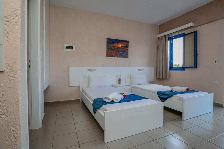 Bedroom 2, Mareva Apartments, Crete