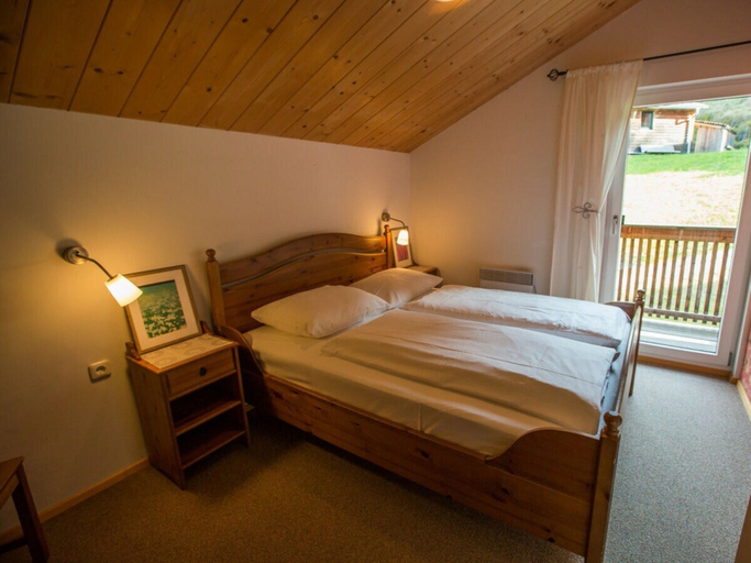 Room 4, Cabin in Annaberg With Swimming Pool, Hallein