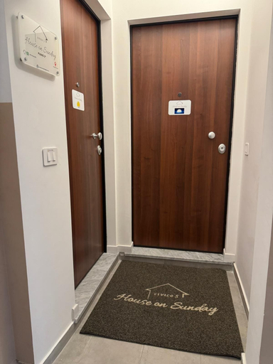 Interior 5, HOUSE on SUNDAY, Crotone
