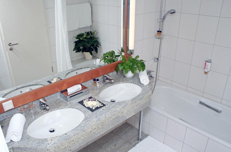 Bathroom 5, Best Western Hotel Halle-Merseburg, Saalekreis