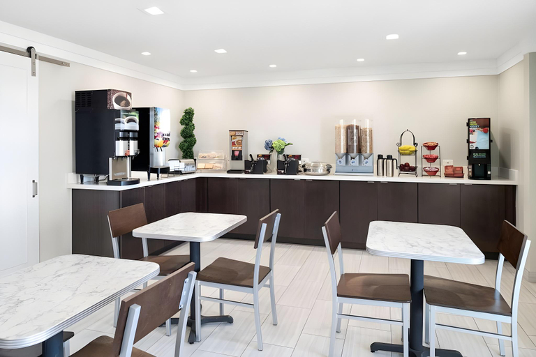 Food & Drinks 5, SureStay by Best Western San Diego Pacific Beach, San Diego
