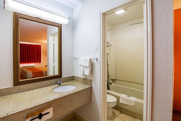 Bathroom 5, Motel 6 Red Oak, TX - Dallas, Ellis