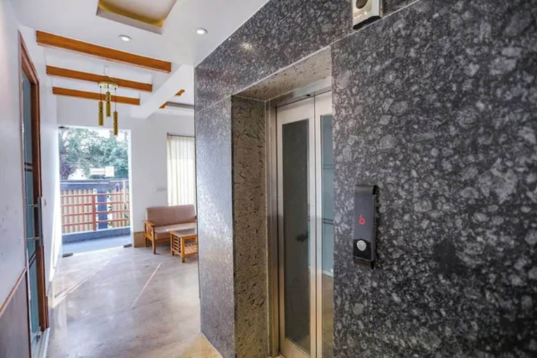 Elevator 4, Fabhotel Aspl 44, Gautam Buddha Nagar