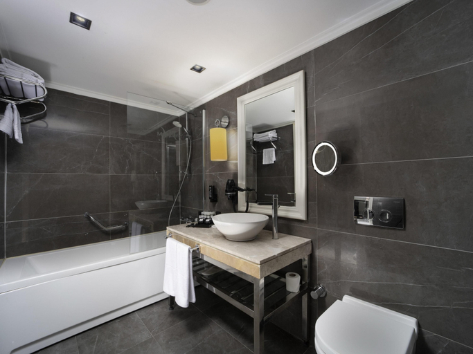 Bathroom 5, Mercure Istanbul Bomonti, Şişli