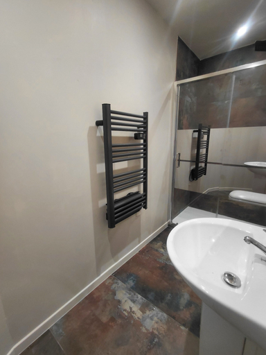 Bathroom 5, Domaine de Mathabiau, Tarn-et-Garonne