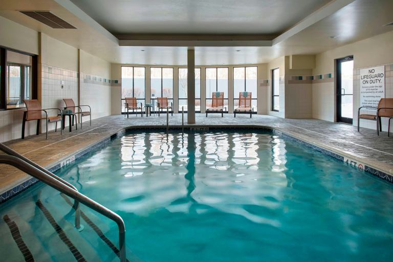 Sport & Beauty, Courtyard by Marriott Lebanon, Hunterdon
