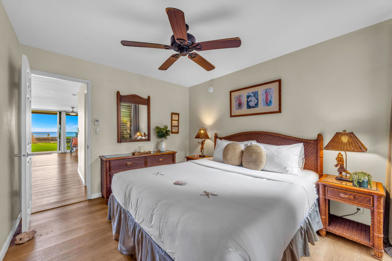 Interior 5, Oceanfront Ground Floor Condo Stunning Sunsets Kulakane 105, Maui