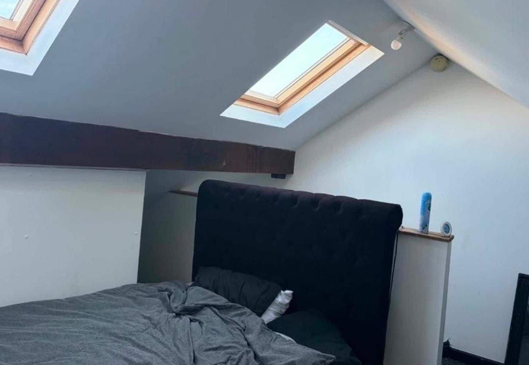 Room 5, Apartment Sleeps 4 With Parking, Staffordshire