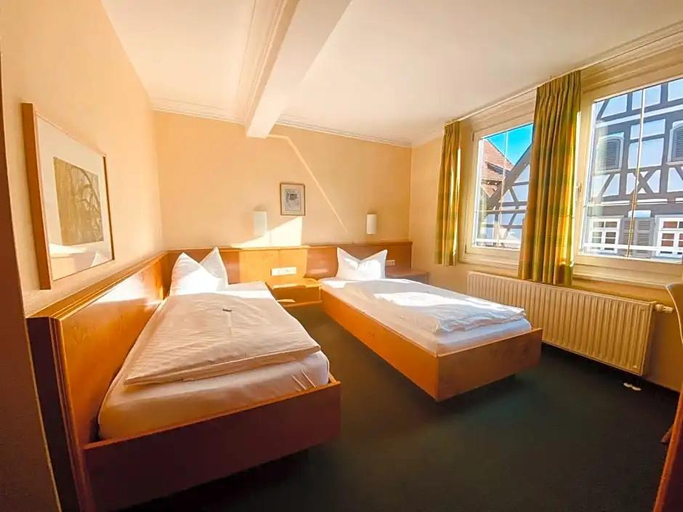 Bedroom 2, Stadthotel Waldhorn, Esslingen
