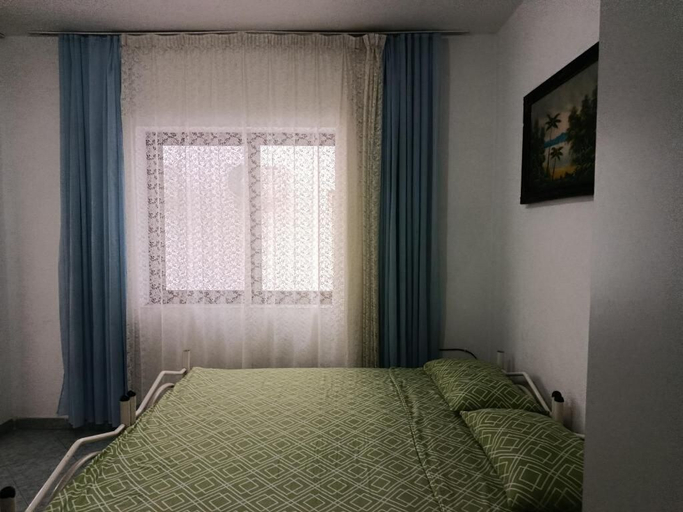 Room 2, Rezidenca Pahumi, Durrësit