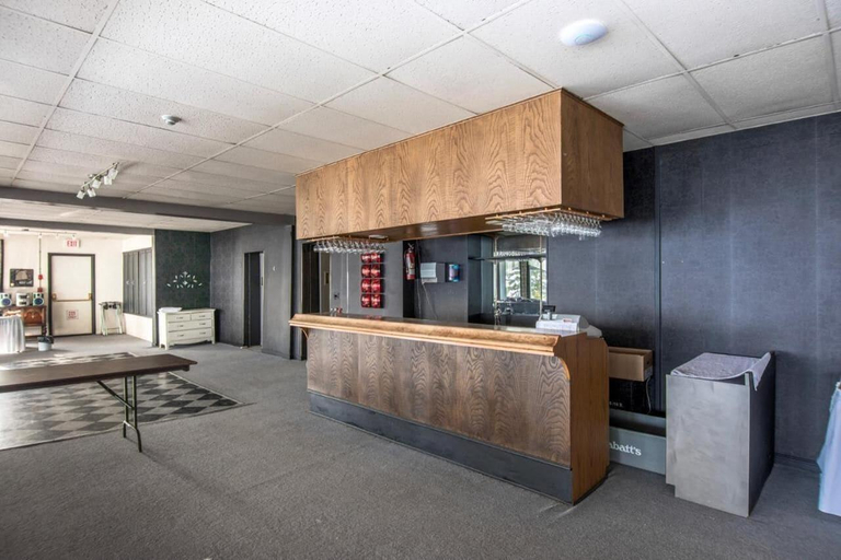 Public Area 2, Caswell Resort Hotel, Parry Sound