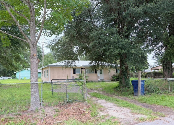 Exterior, Rivertown Bungalow, Calhoun