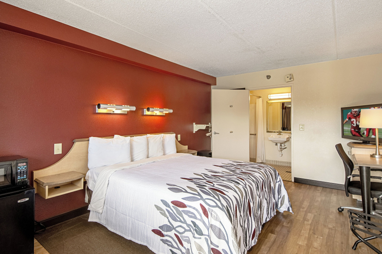 Bedroom 5, Red Roof Inn Utica, Oneida