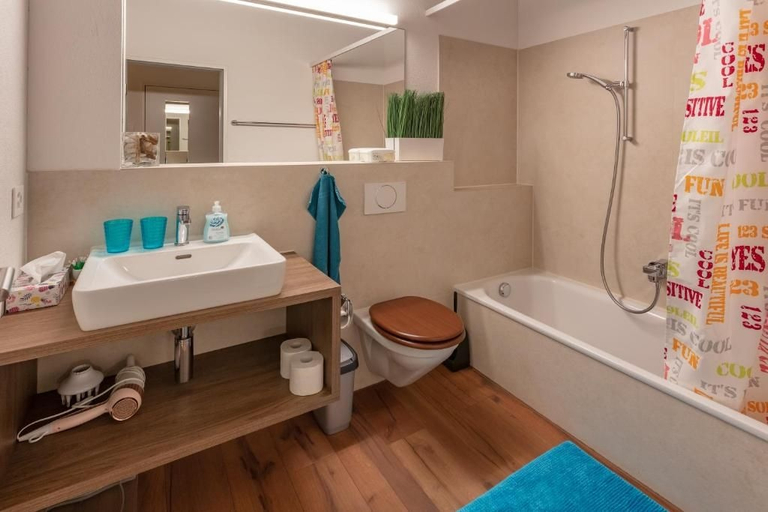 Bathroom 4, Andi's BnB, Zug