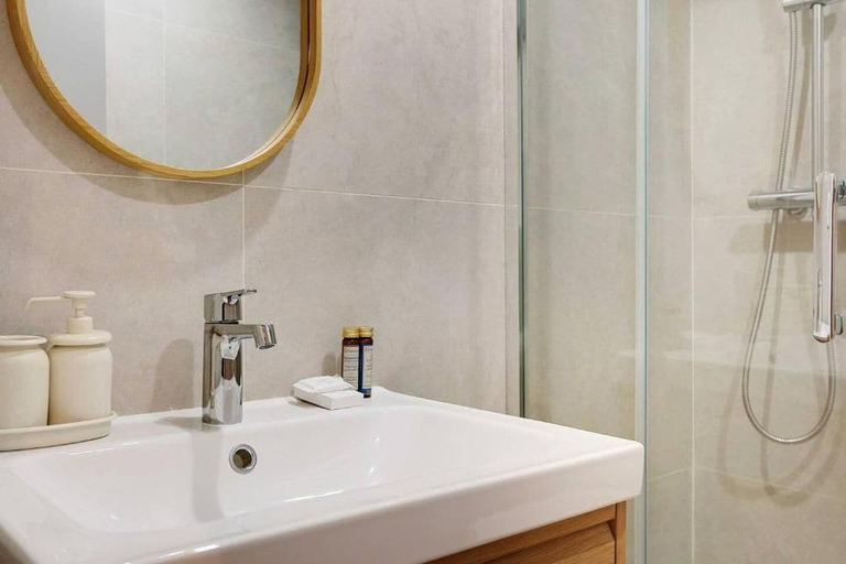 Bathroom 4, Appartements Ramey, Paris
