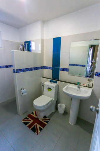 Bathroom 5, Tempo Plus Apartment Mae Sot, Mae Sot
