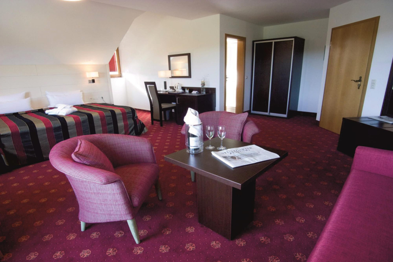 Bedroom 4, Hotel Empfinger Hof, Sure Hotel Collection by Best Western, Freudenstadt